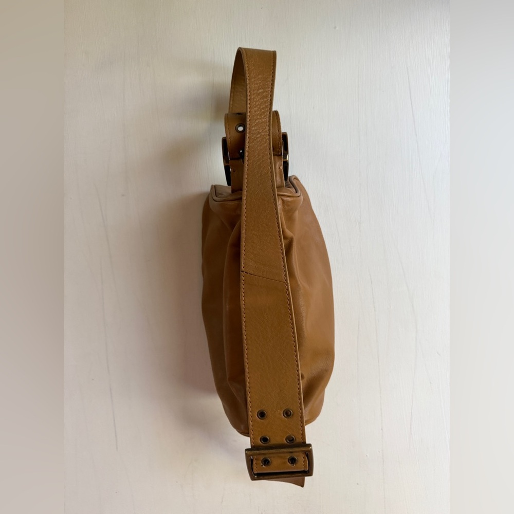 FREE PEOPLE Arm Candy Leather Shoulder Bag in Gold Coast $98 EXCELLENT - Picture 3 of 7